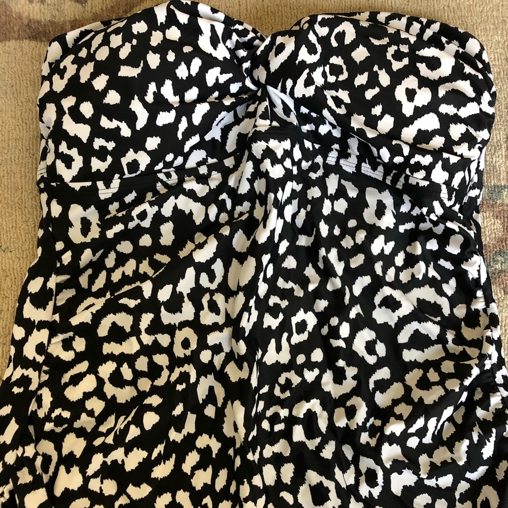 Twist front bandeau tankini top